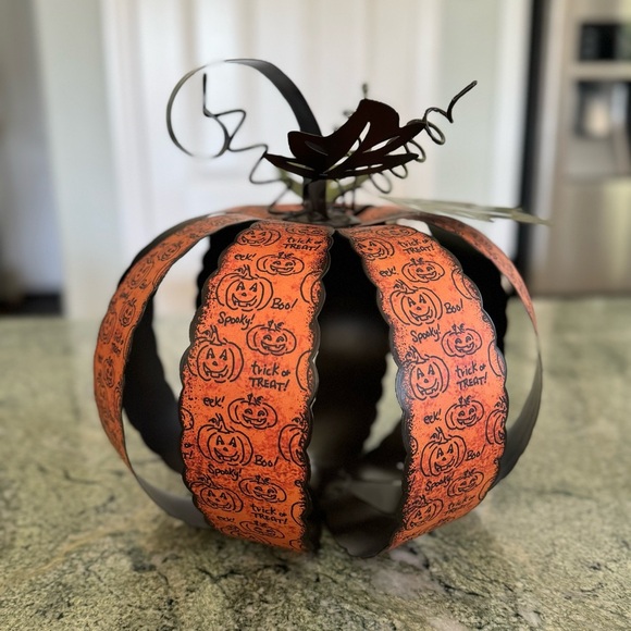 Beautiful Metal Pumpkin. Trick or Treat Halloween Decorations 12” - Picture 1 of 4